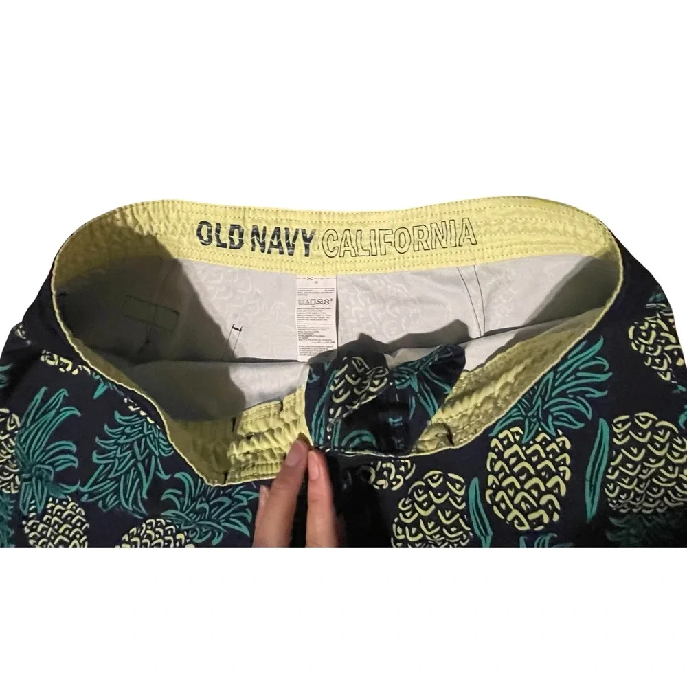 Old Navy California Mens Pineapple Print Board Shorts Navy Blue Swim Trunks sz32